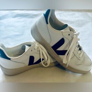 Veja V10 Women’s sneakers